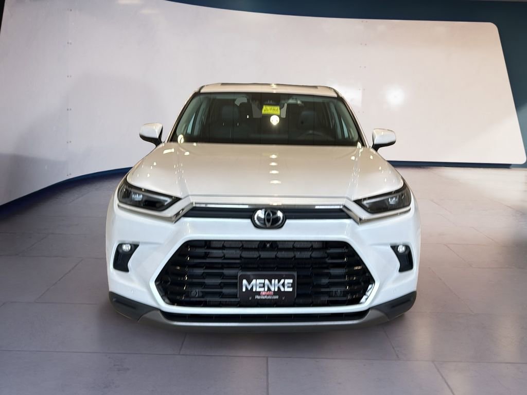 Used 2024 Toyota Grand Highlander AWD image 2