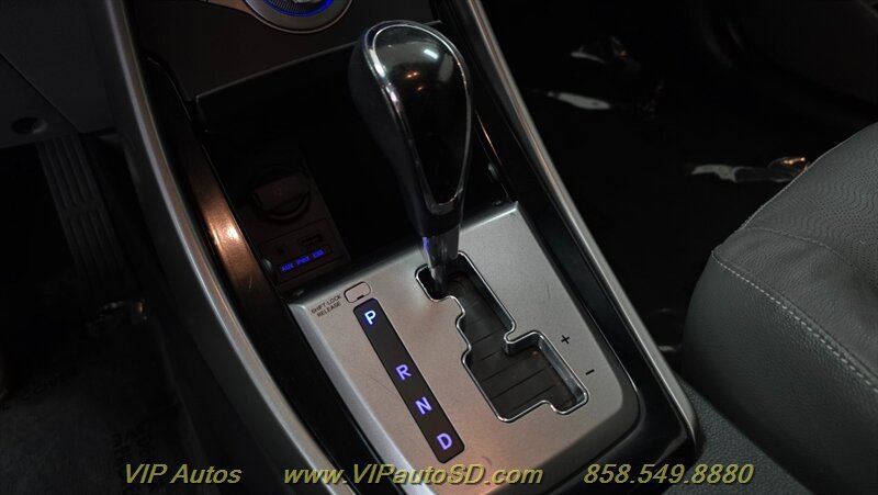 Used 2013 Hyundai Elantra Limited w/ Technology Pkg FWD image 23