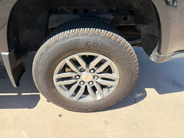 Used 2025 Chevrolet Colorado LT RWD image 11
