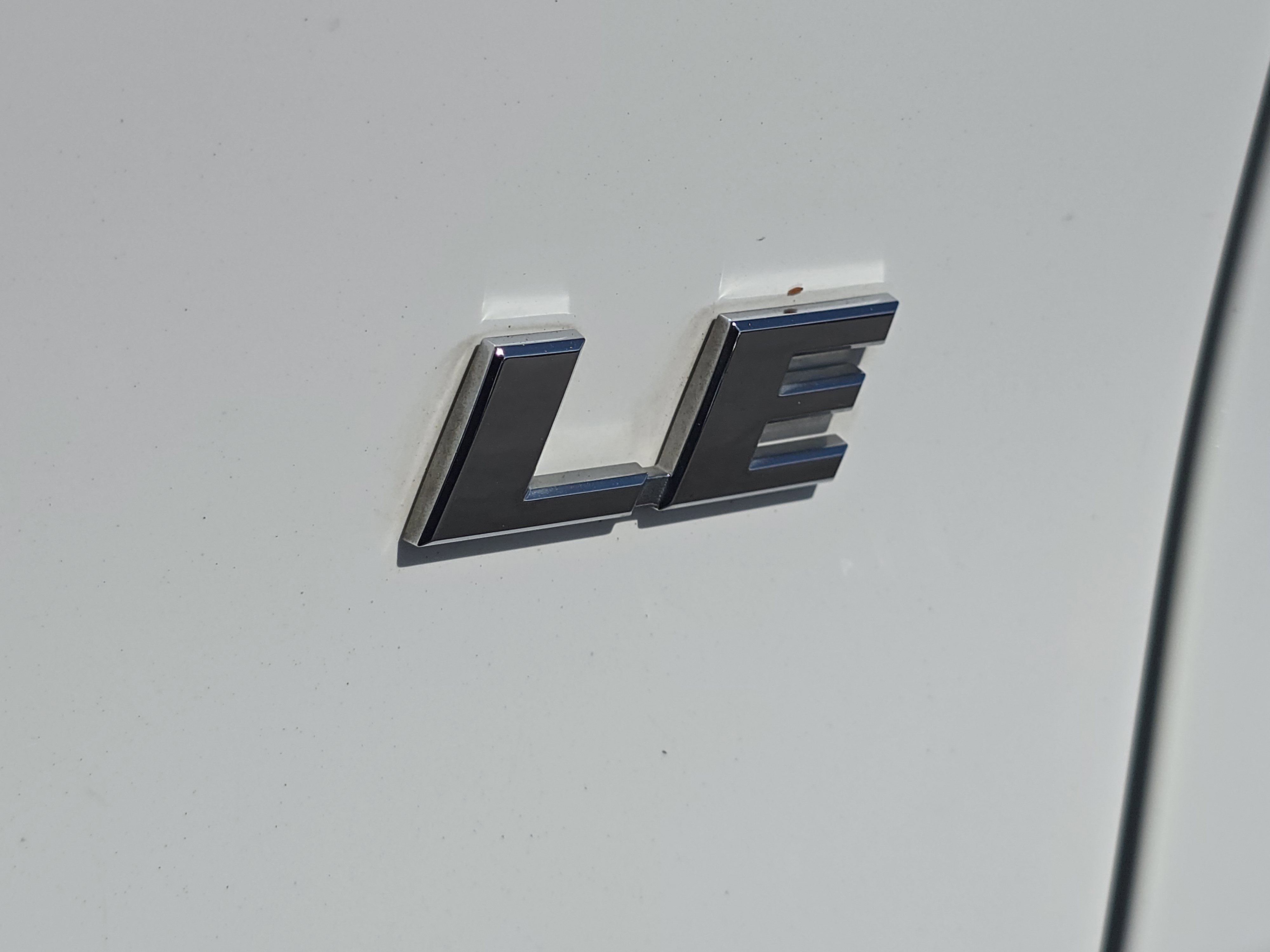 Used 2021 Toyota RAV4 LE image 5