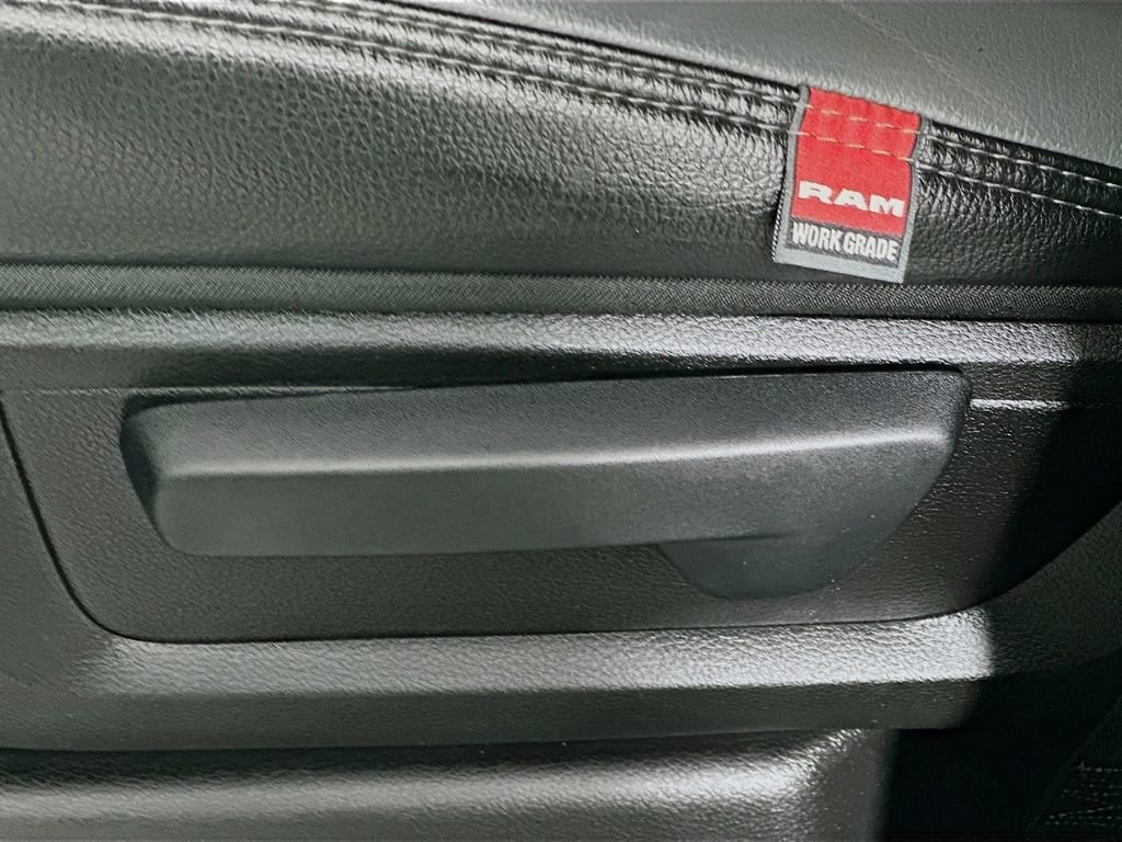 Used 2024 RAM 3500 Tradesman w/ Chrome Appearance Group image 20