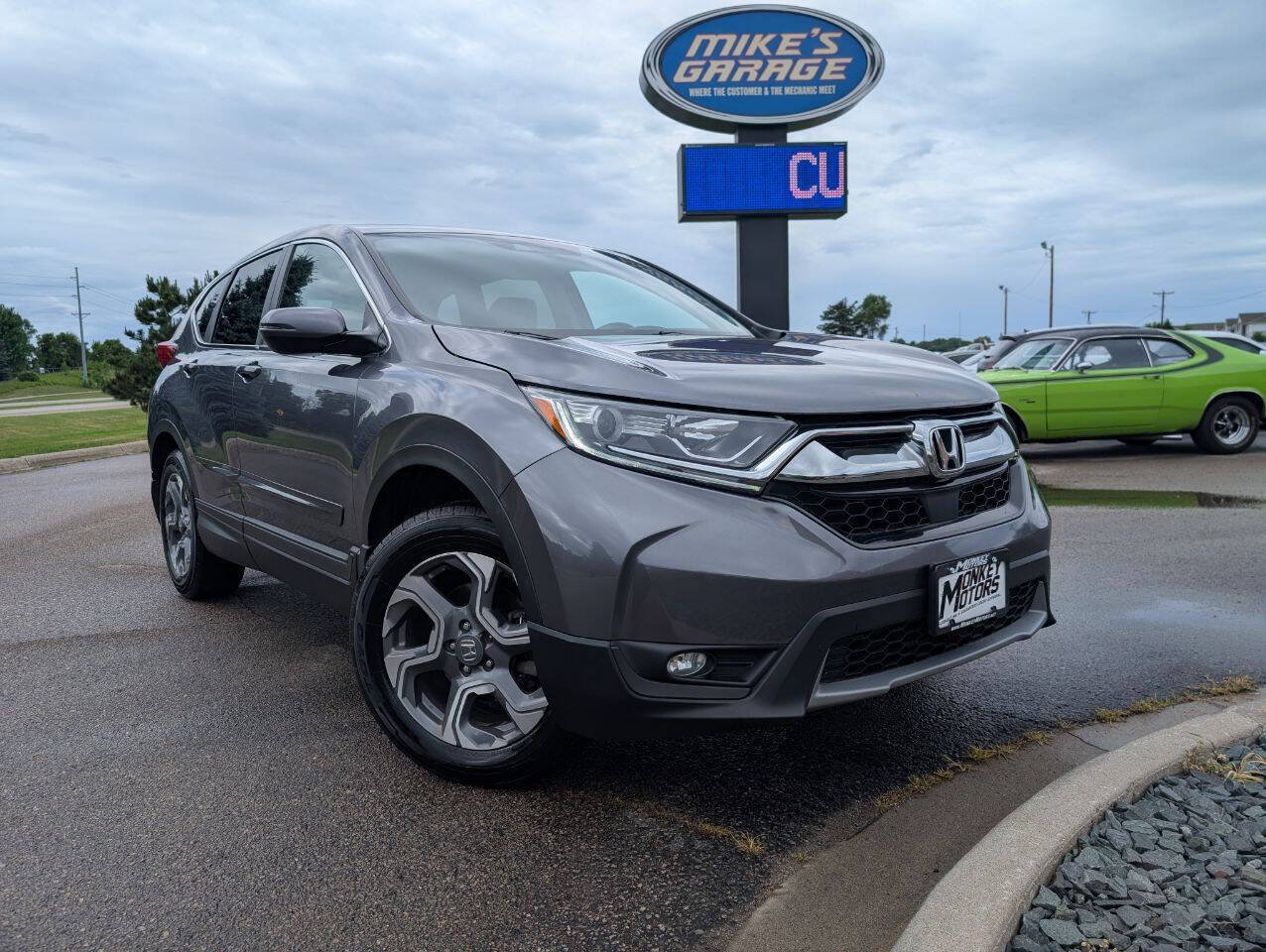 Used 2017 Honda CR-V EX image 2