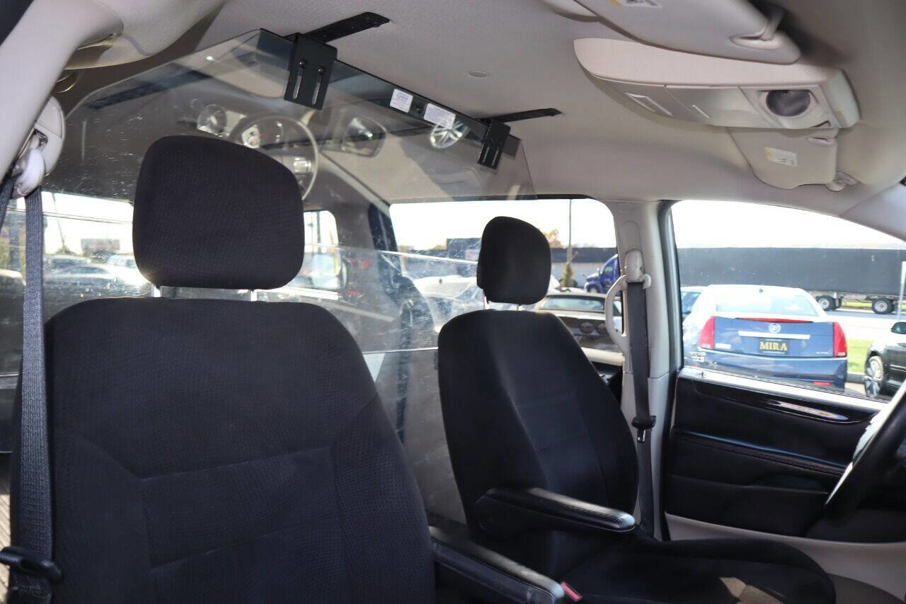 Used 2013 RAM C/V Tradesman image 31