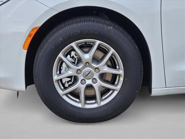 New 2025 Chrysler Voyager LX FWD image 17