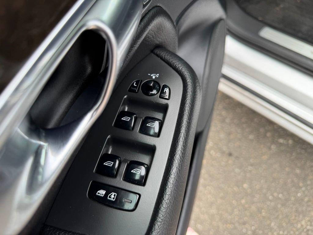 Used 2018 Volvo XC90 T6 Momentum w/ Convenience Package image 14