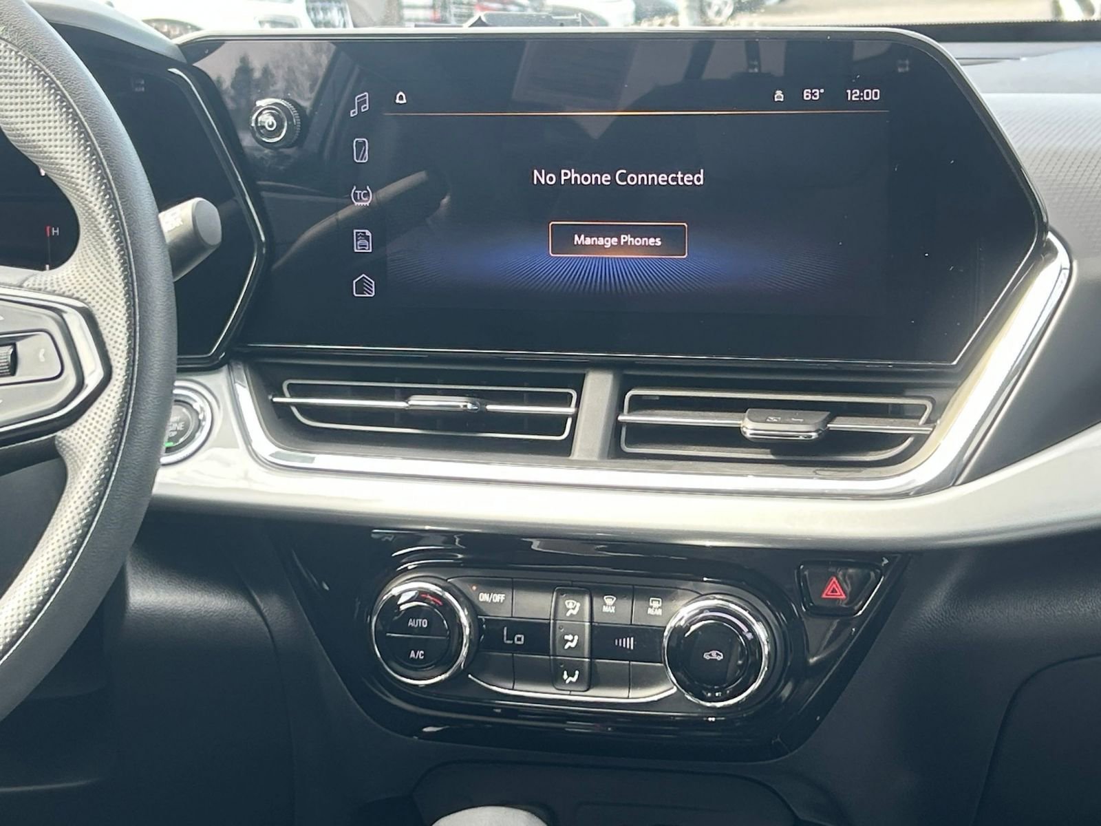 Used 2025 Chevrolet Trax LT image 20