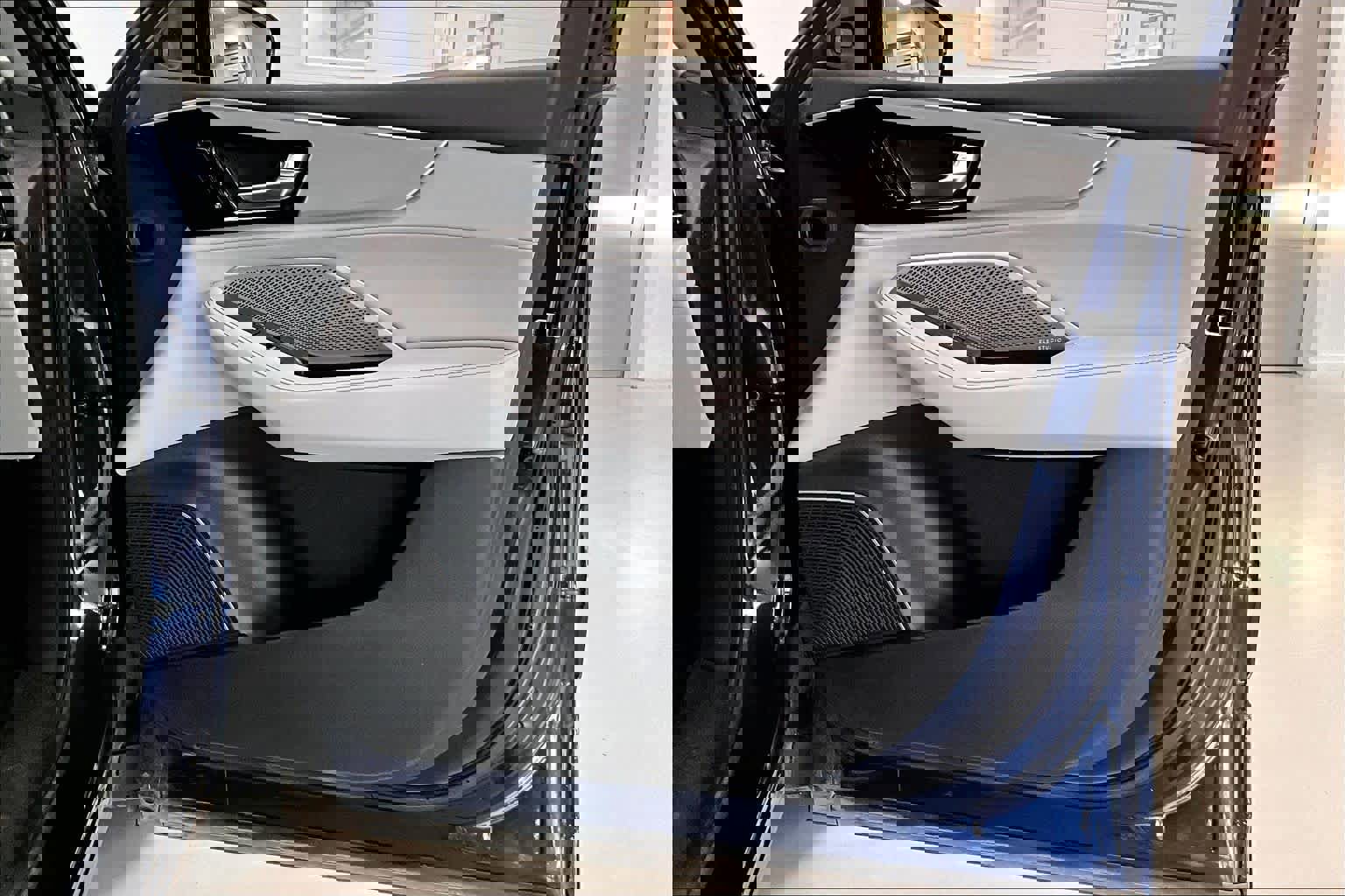 Used 2023 Acura MDX SH-AWD w/ Technology Package image 25