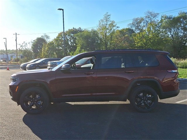 New 2025 Jeep Grand Cherokee L Altitude image 7