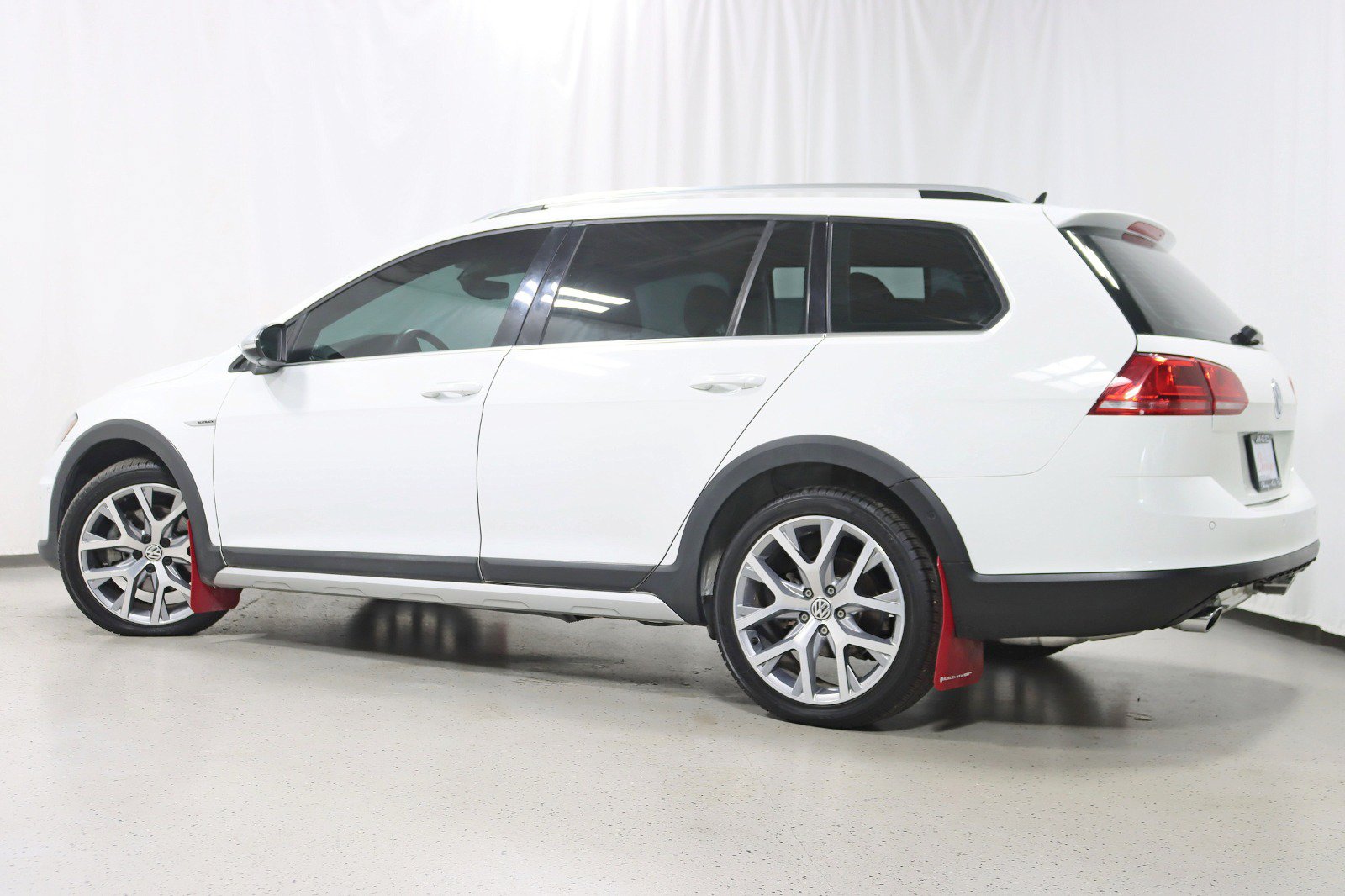 Used 2017 Volkswagen Golf Alltrack SEL AWD/4WD image 9