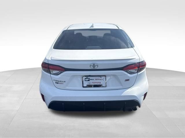 Used 2026 Toyota Corolla SE FWD image 4