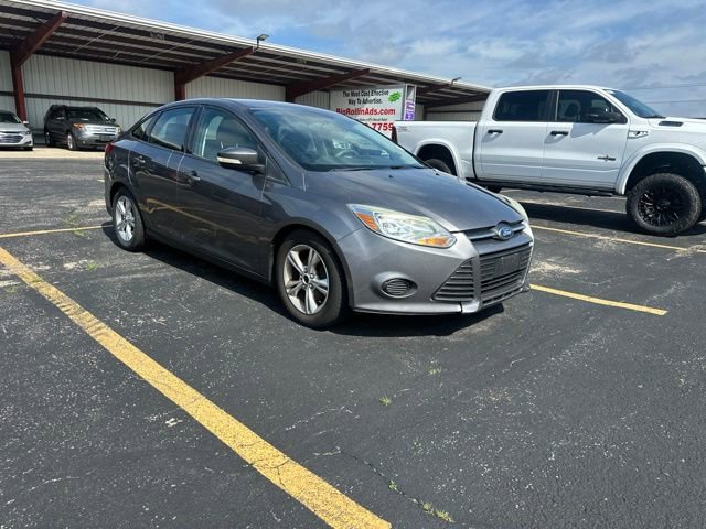 Used 2014 Ford Focus SE w/ SE Winter Package FWD image 1