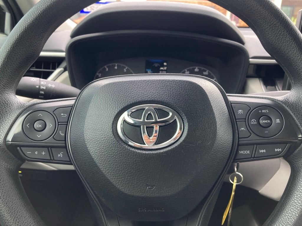 Used 2025 Toyota Corolla Cross L FWD image 16