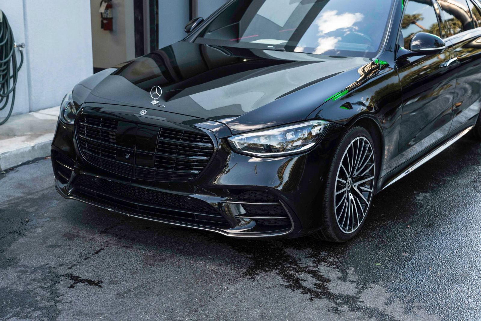 Used 2023 Mercedes-Benz S 500 4MATIC image 3