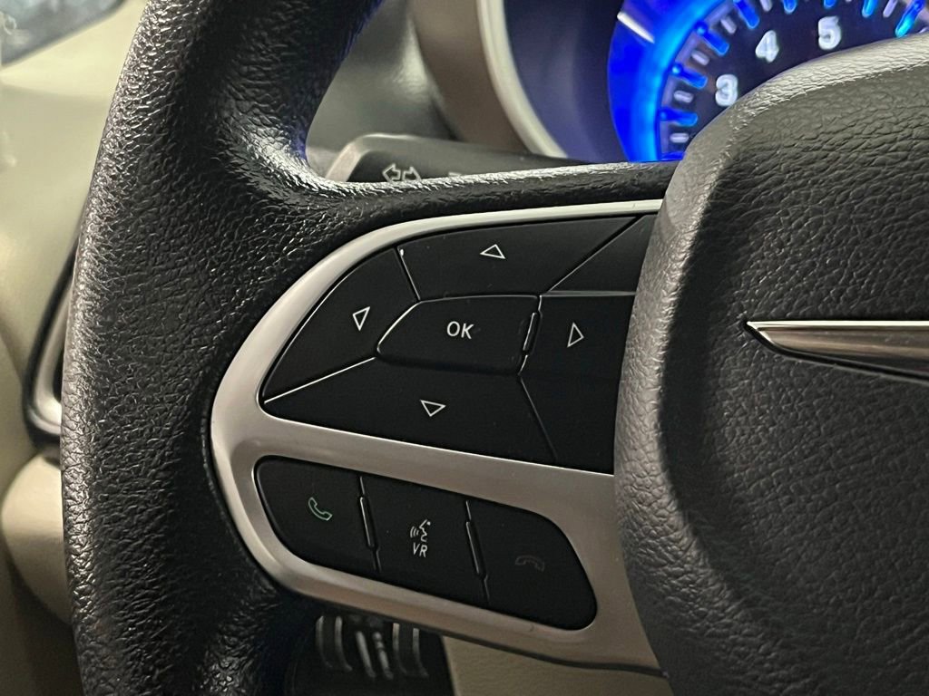 Used 2021 Chrysler Voyager Lxi image 23