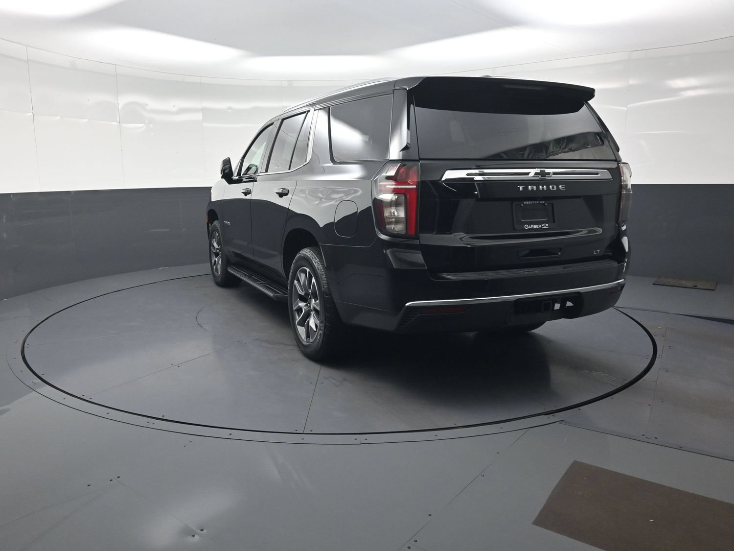 Used 2022 Chevrolet Tahoe LT w/ Luxury Package AWD/4WD image 5