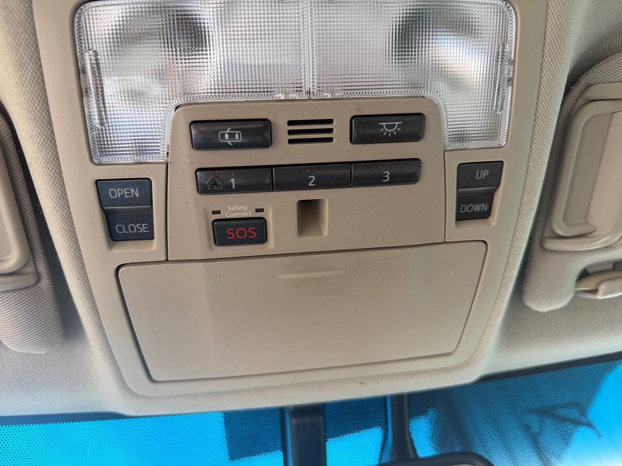 Used 2012 Toyota Camry XLE FWD image 25