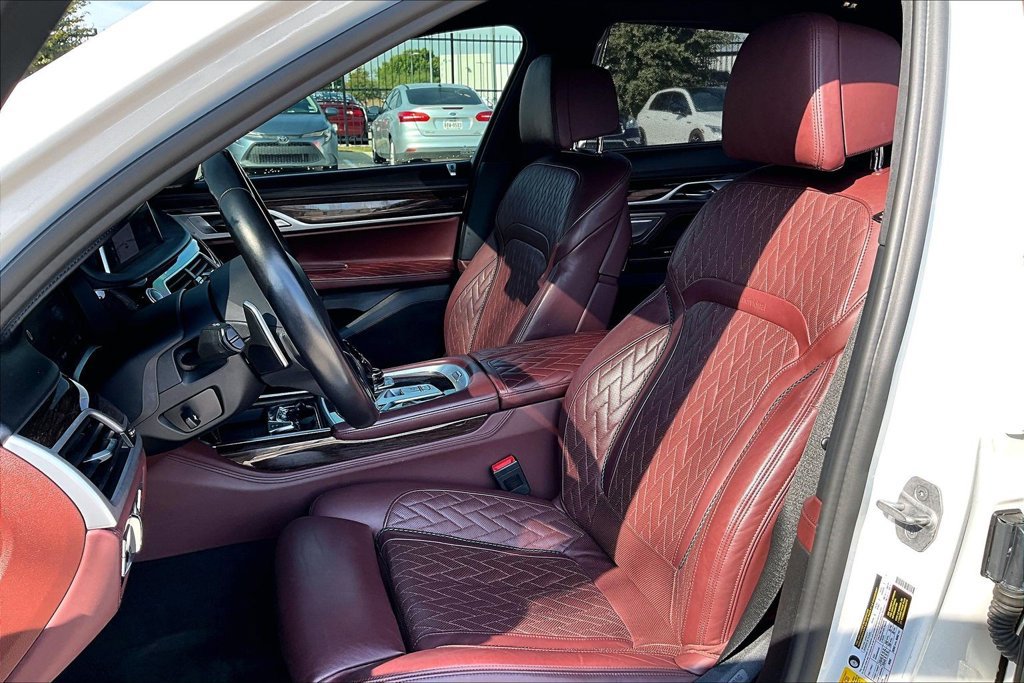 Used 2021 BMW 750i xDrive w/ Executive Package AWD/4WD image 29