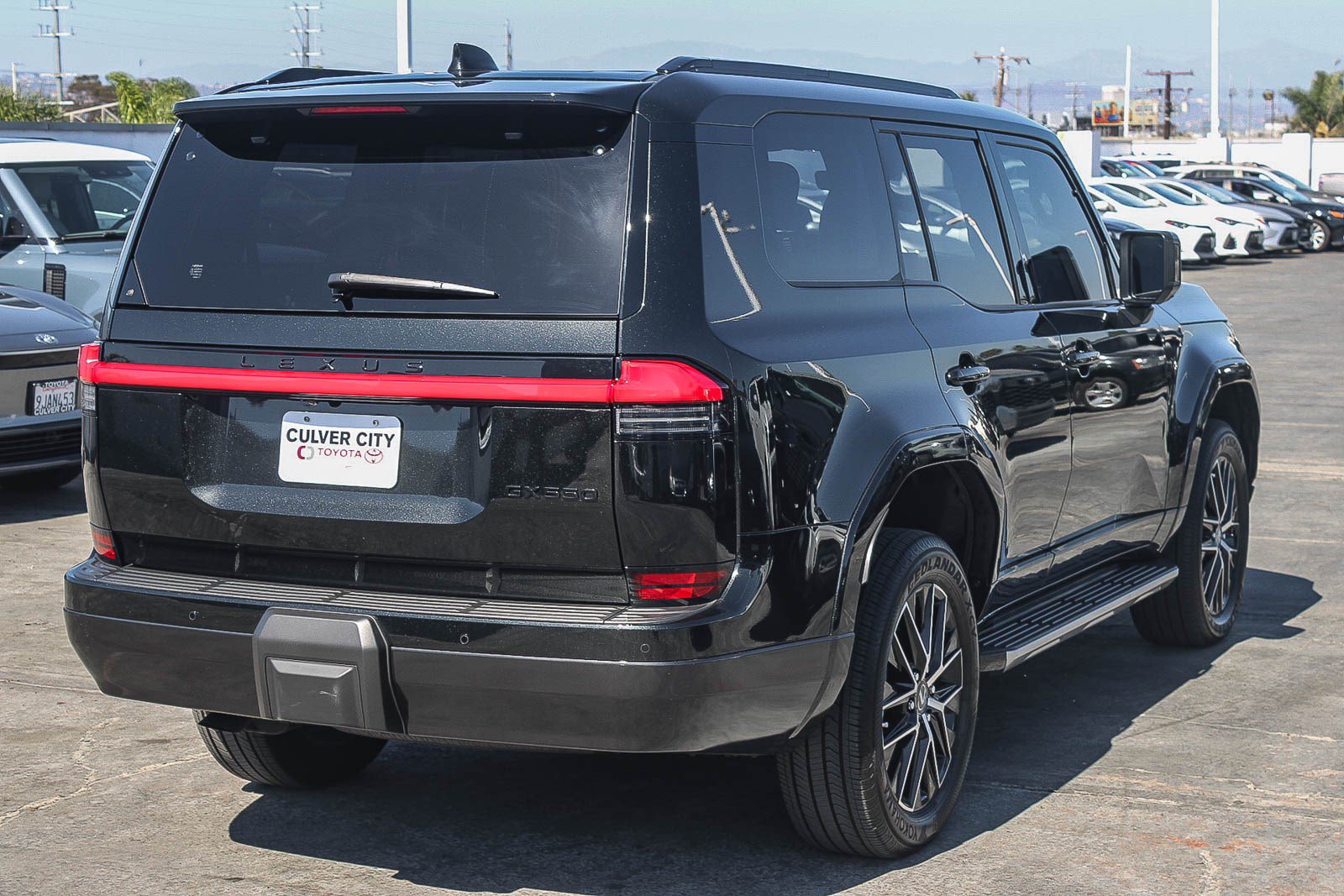 Used 2025 Lexus GX 550 w/ Cold Area Package AWD/4WD image 10