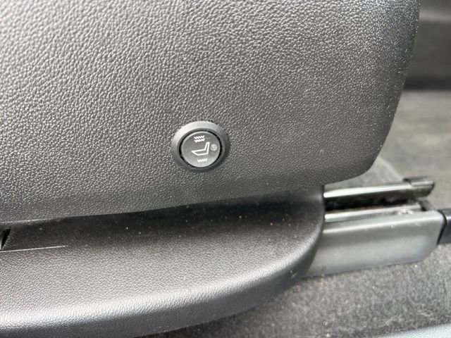 Used 2023 GMC Acadia SLE image 35