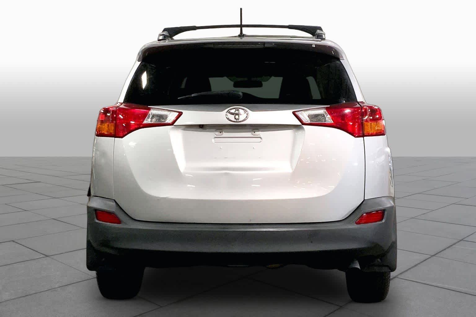 Used 2013 Toyota RAV4 LE AWD/4WD image 5