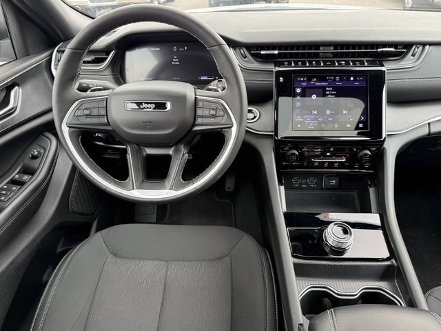 Certified 2025 Jeep Grand Cherokee Laredo X w/ Luxury Tech Group I AWD/4WD image 9