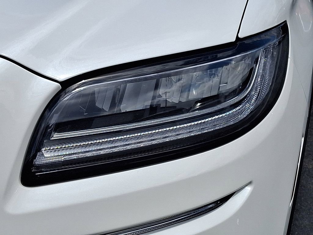 Certified 2022 Lincoln Nautilus Reserve image 9