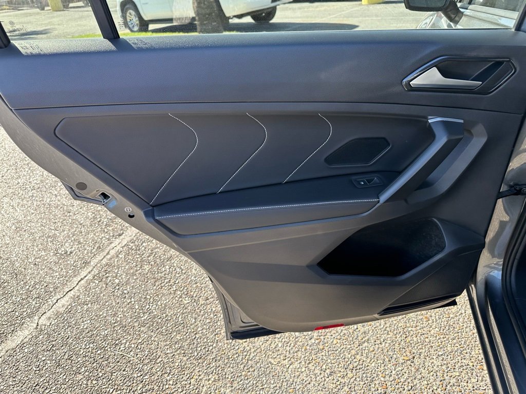 Used 2024 Volkswagen Tiguan SE R-Line w/ MDO Package, Three-Row image 16