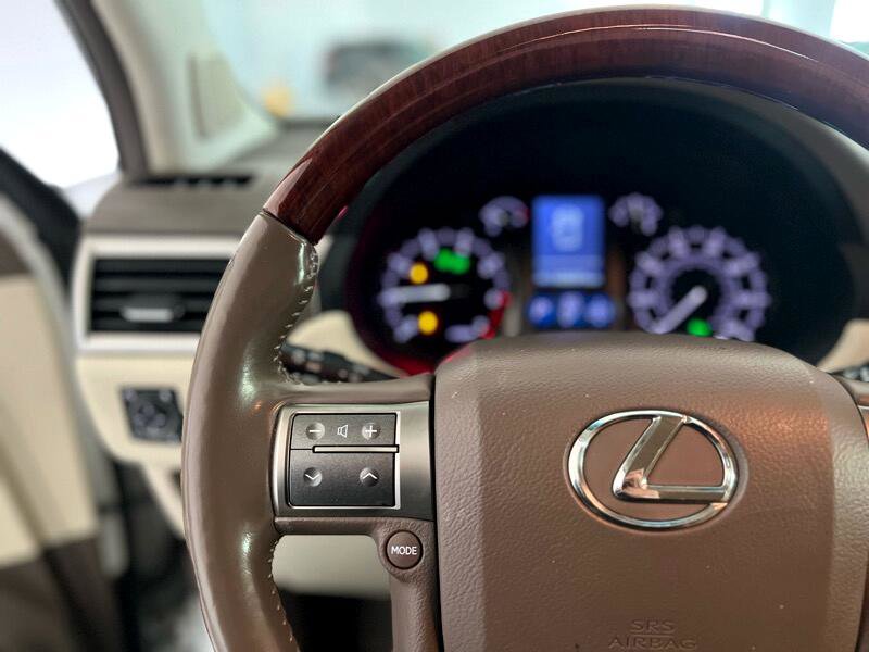 Used 2013 Lexus GX 460 Premium image 34