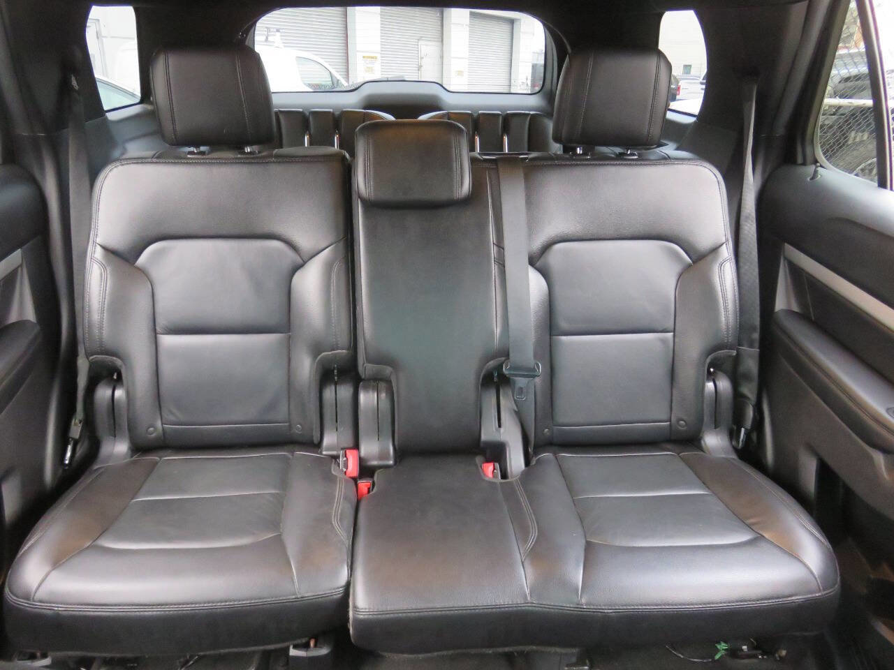 Used 2016 Ford Explorer XLT w/ Equipment Group 202A AWD/4WD image 22