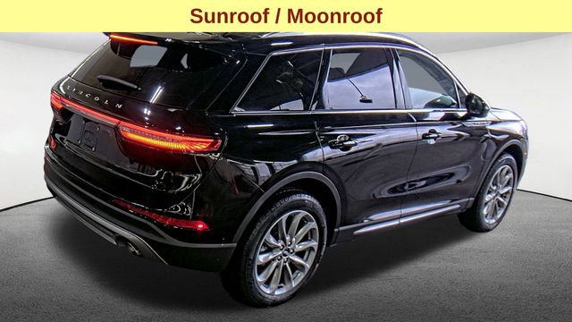 Used 2022 Lincoln Corsair AWD w/ Premium Package image 5