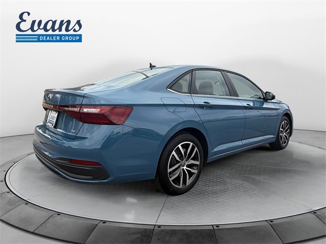 Used 2025 Volkswagen Jetta SE w/ Sunroof Package image 5