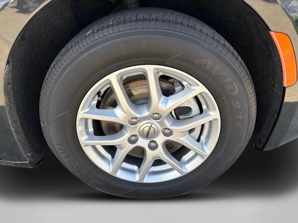 Used 2023 Chrysler Voyager LX FWD image 30