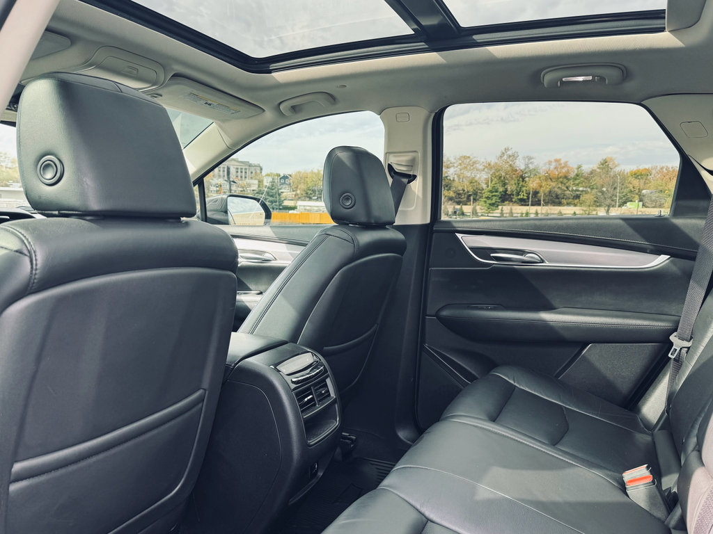 Used 2017 Cadillac XT5 Luxury w/ Driver Awareness Package image 27