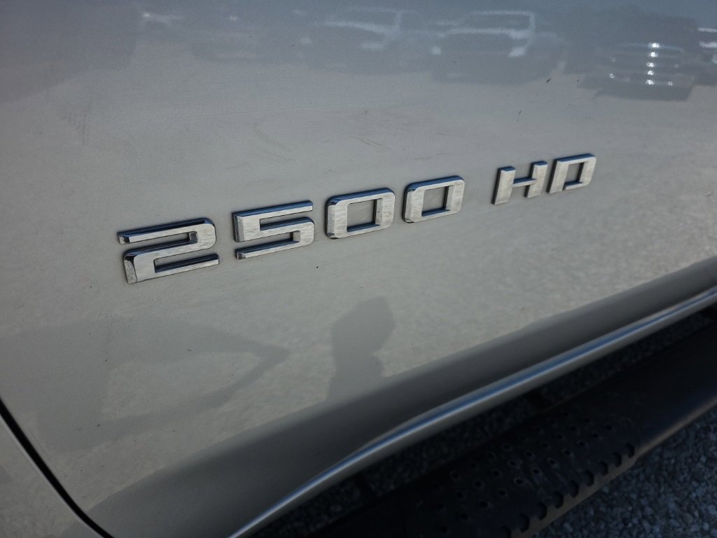 Used 2023 Chevrolet Silverado 2500 LT w/ Convenience Package image 10