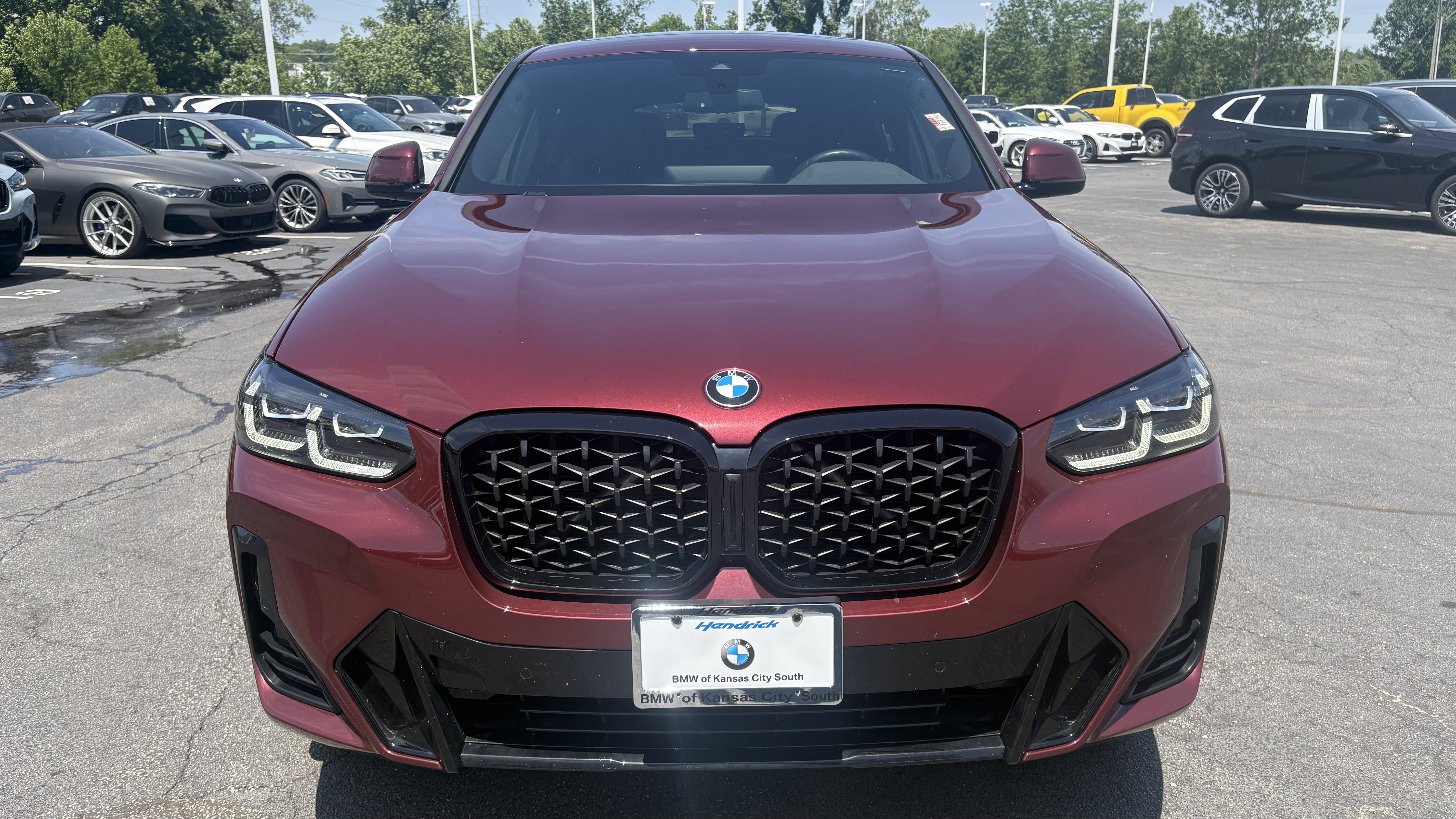 Used 2023 BMW X4 xDrive30i w/ M Sport Package AWD/4WD image 3