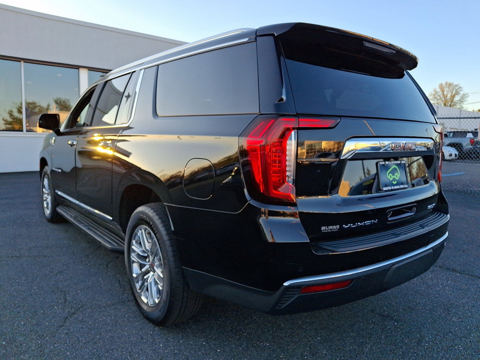 Certified 2021 GMC Yukon XL SLT w/ Rear Media and Nav Package image 7