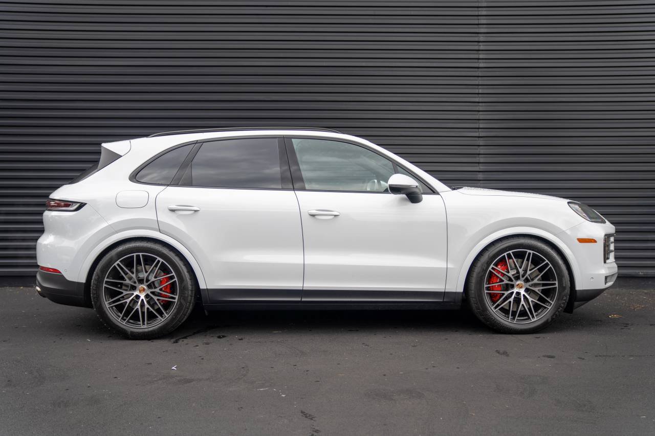 New 2026 Porsche Cayenne S AWD/4WD image 10