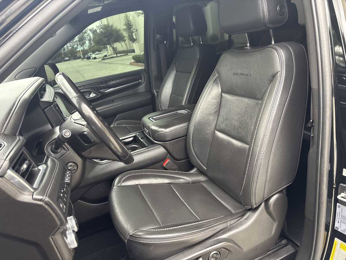 Used 2021 GMC Yukon Denali w/ Denali Premium Package image 23