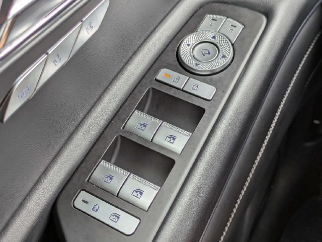 Used 2025 Genesis GV80 2.5T Standard AWD/4WD image 24