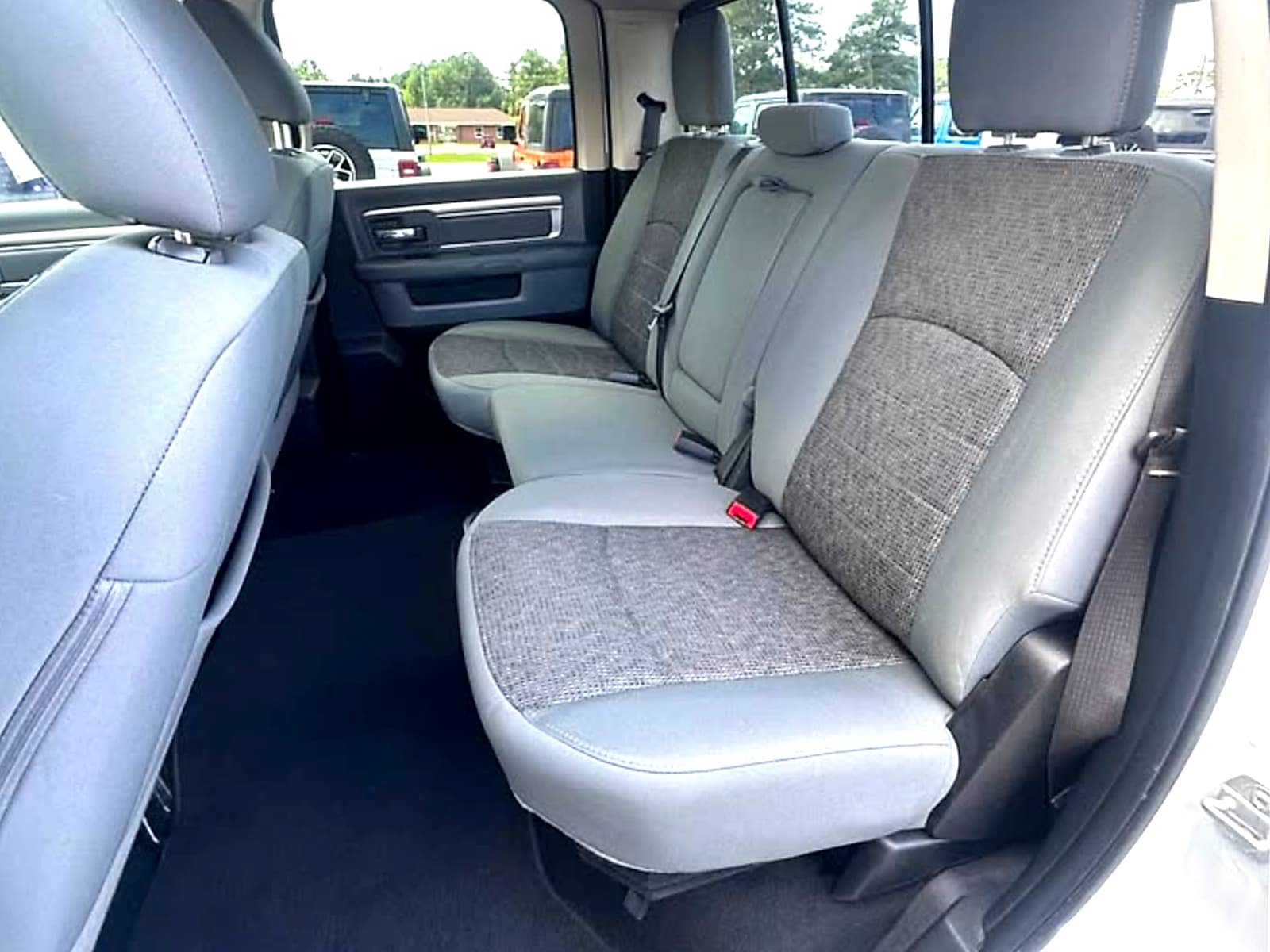 Used 2018 RAM 1500 Big Horn RWD image 12