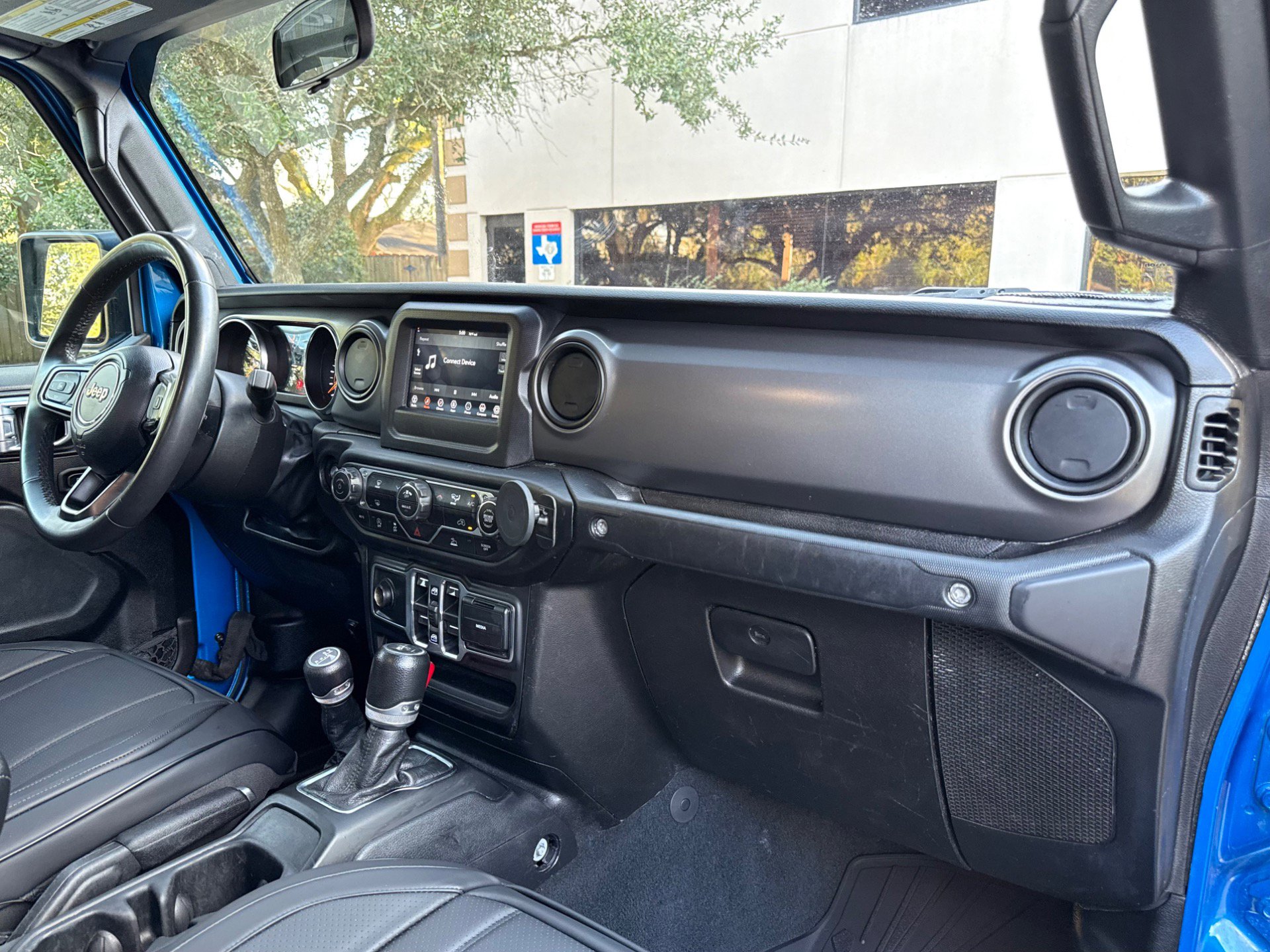 Used 2023 Jeep Gladiator Sport image 31