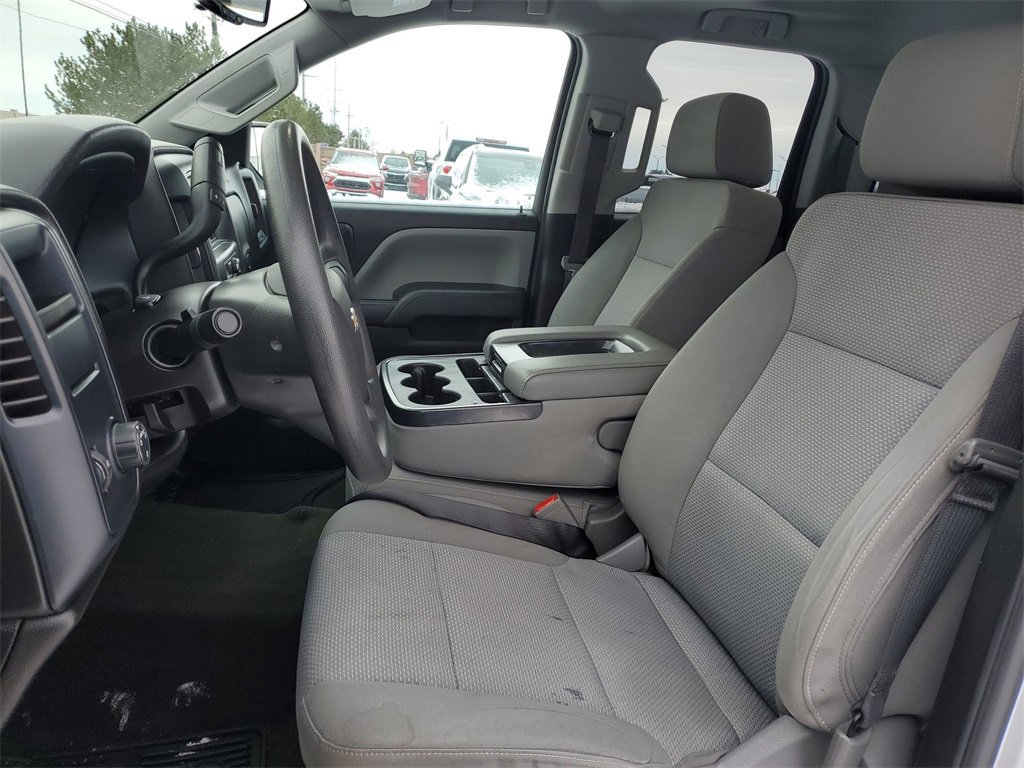 Used 2018 Chevrolet Silverado 1500 Custom w/ Custom Value Package image 17