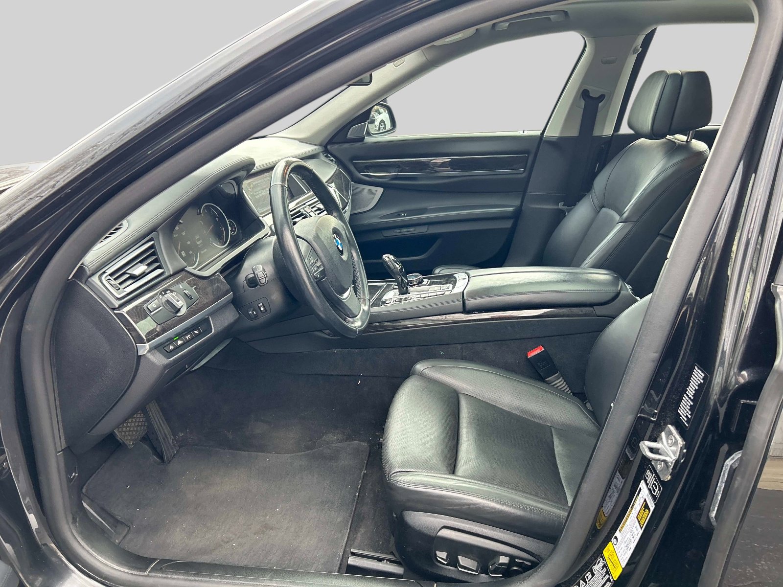 Used 2014 BMW 750Li xDrive AWD/4WD image 10