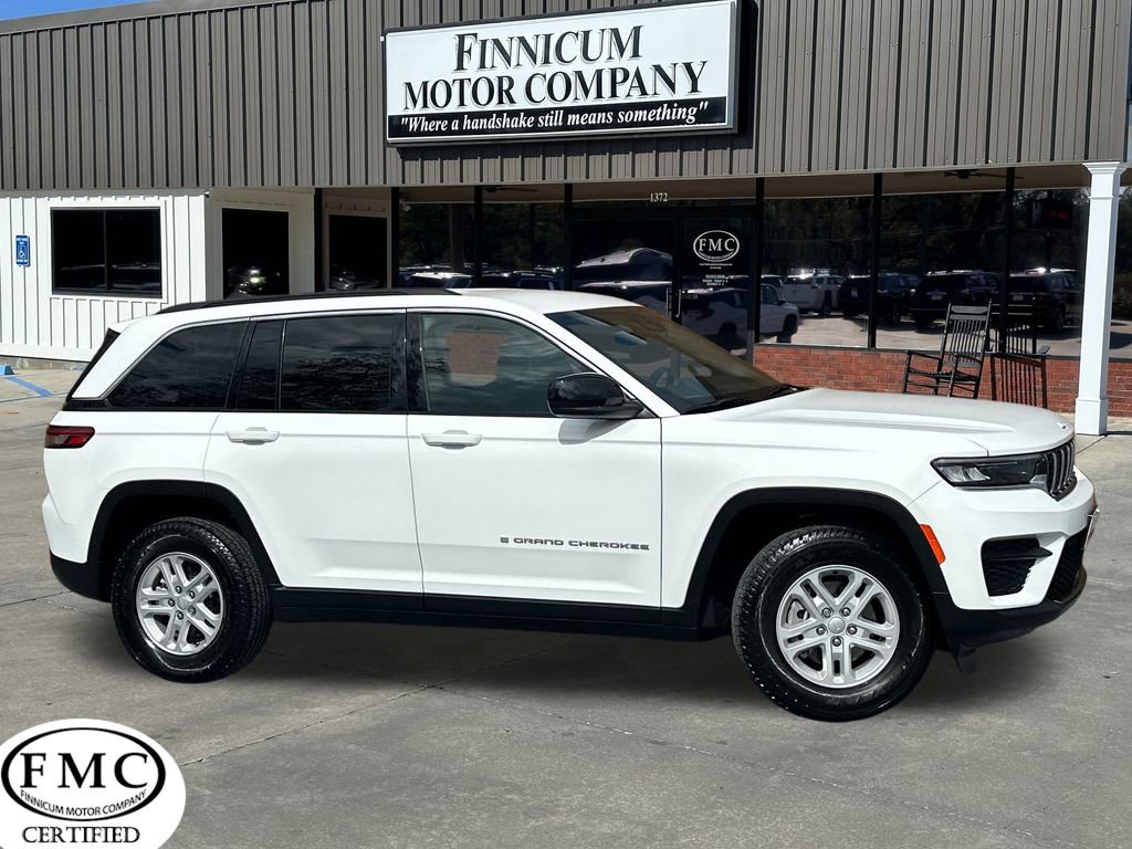 Used 2025 Jeep Grand Cherokee Laredo w/ Trailer Tow Package video 1