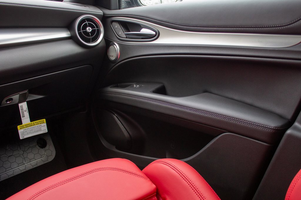 New 2025 Alfa Romeo Stelvio Sprint image 20