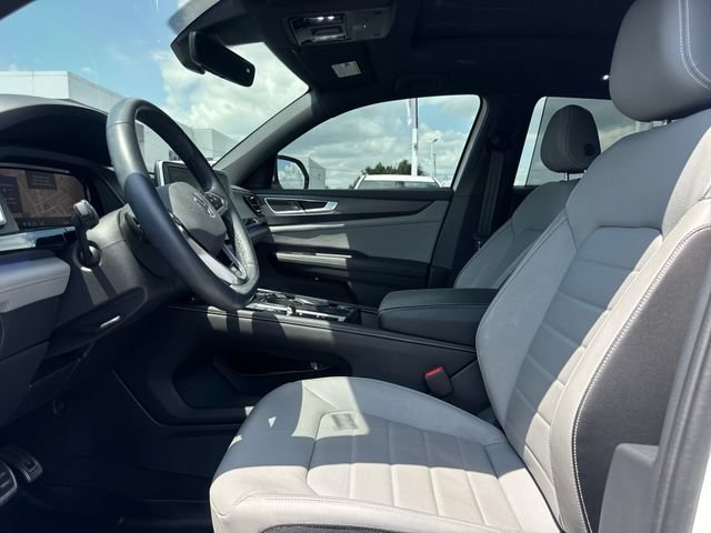 Used 2024 Volkswagen Atlas Cross Sport SEL R-Line AWD/4WD image 13