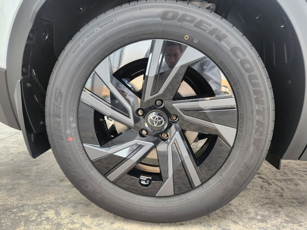 New 2026 Toyota C-HR AWD/4WD image 11