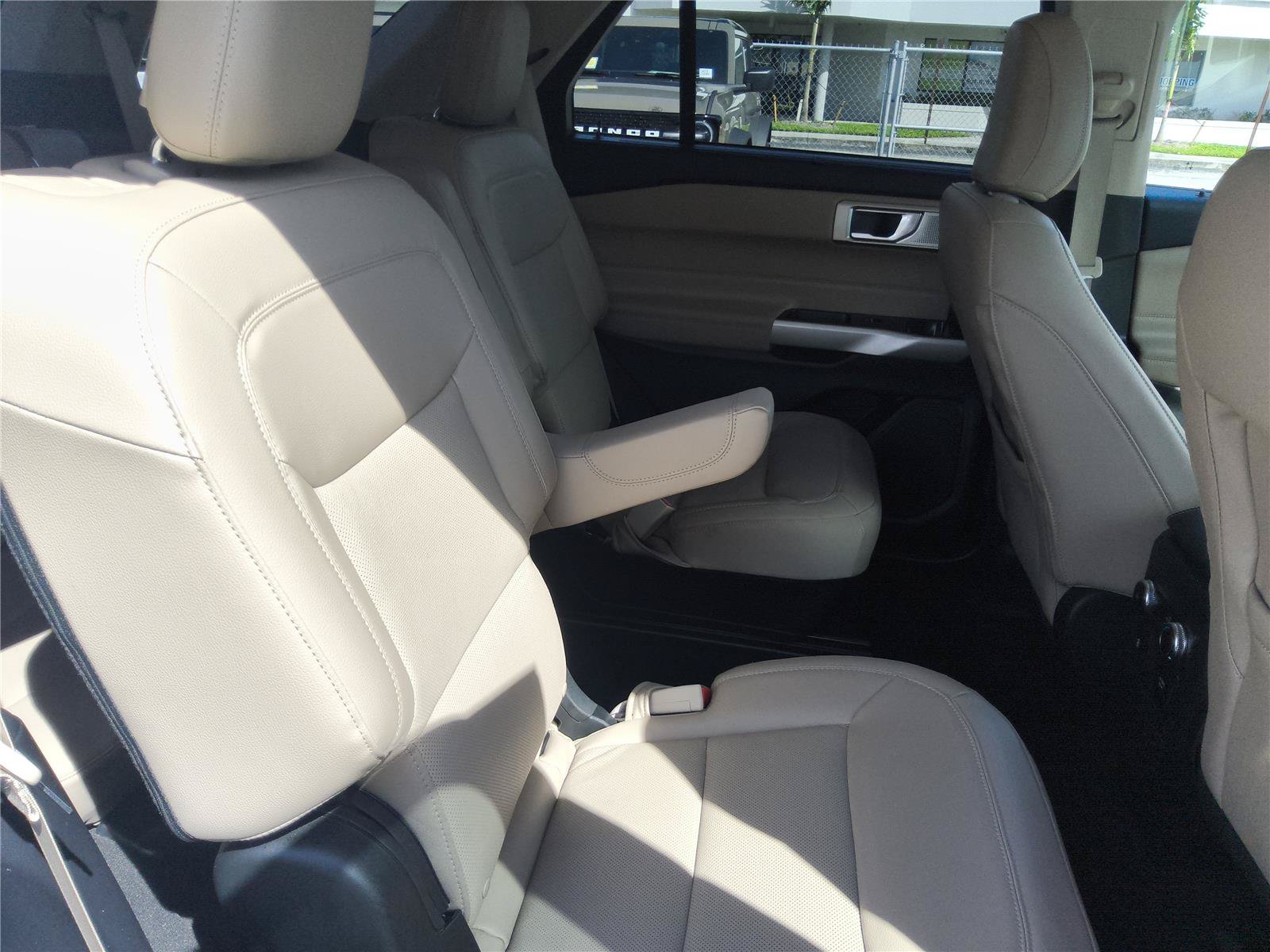 Certified 2023 Ford Explorer Limited w/ Limited Technology Package RWD image 31