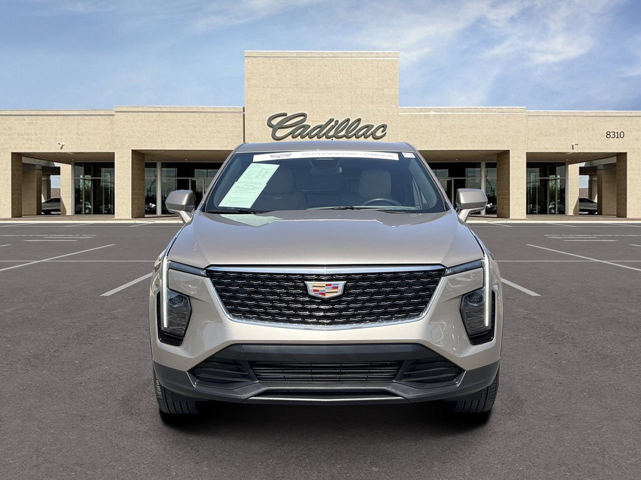 Certified 2024 Cadillac XT4 Luxury FWD image 2