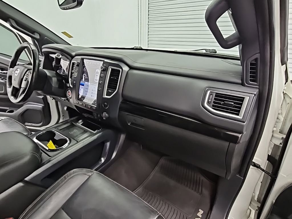 Used 2018 Nissan Titan SL w/ Midnight Edition image 38